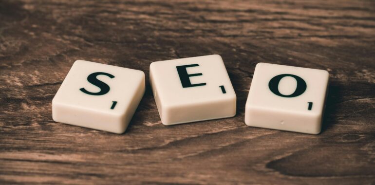 automatisation SEO, Illustration du GEO local et de l'hyperpersonnalisation IA en marketing numérique